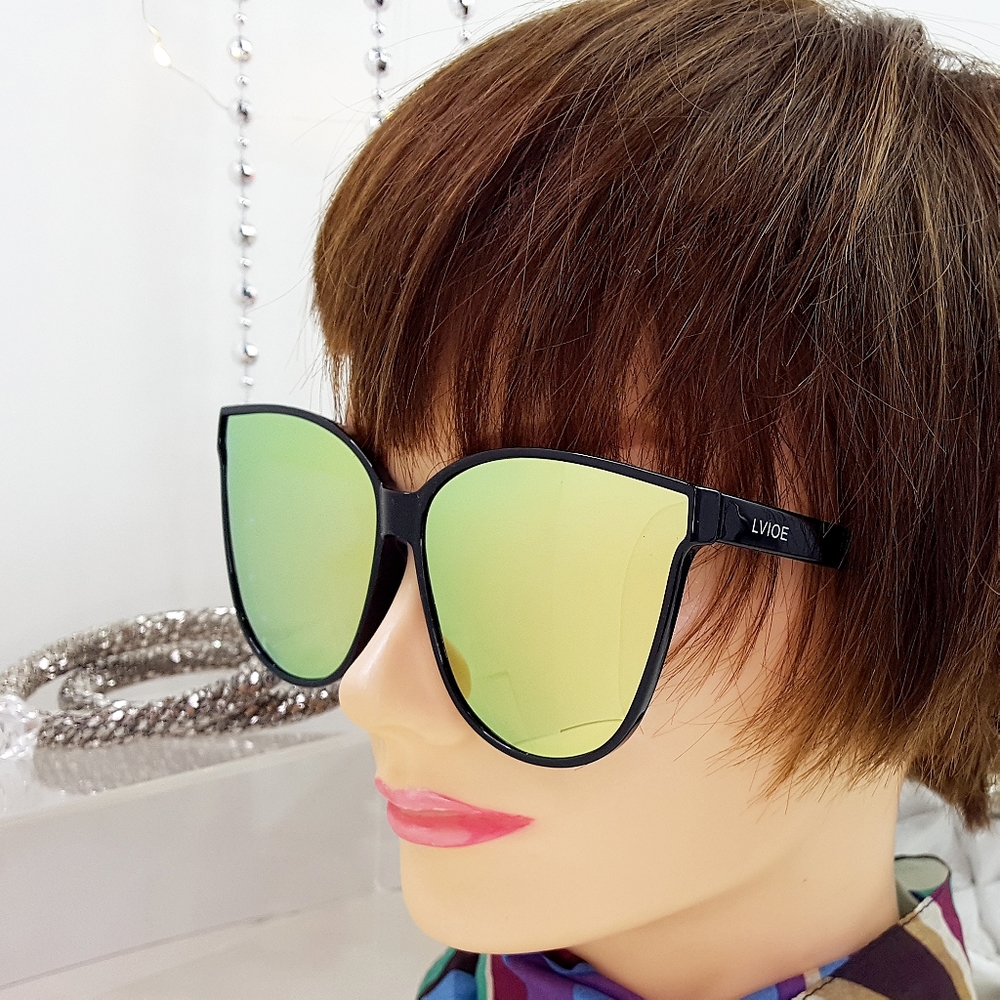 NWOT💝Italian LVIOE⛱Sunglasses💖 Polarized |Oversized | Mirror Lenses